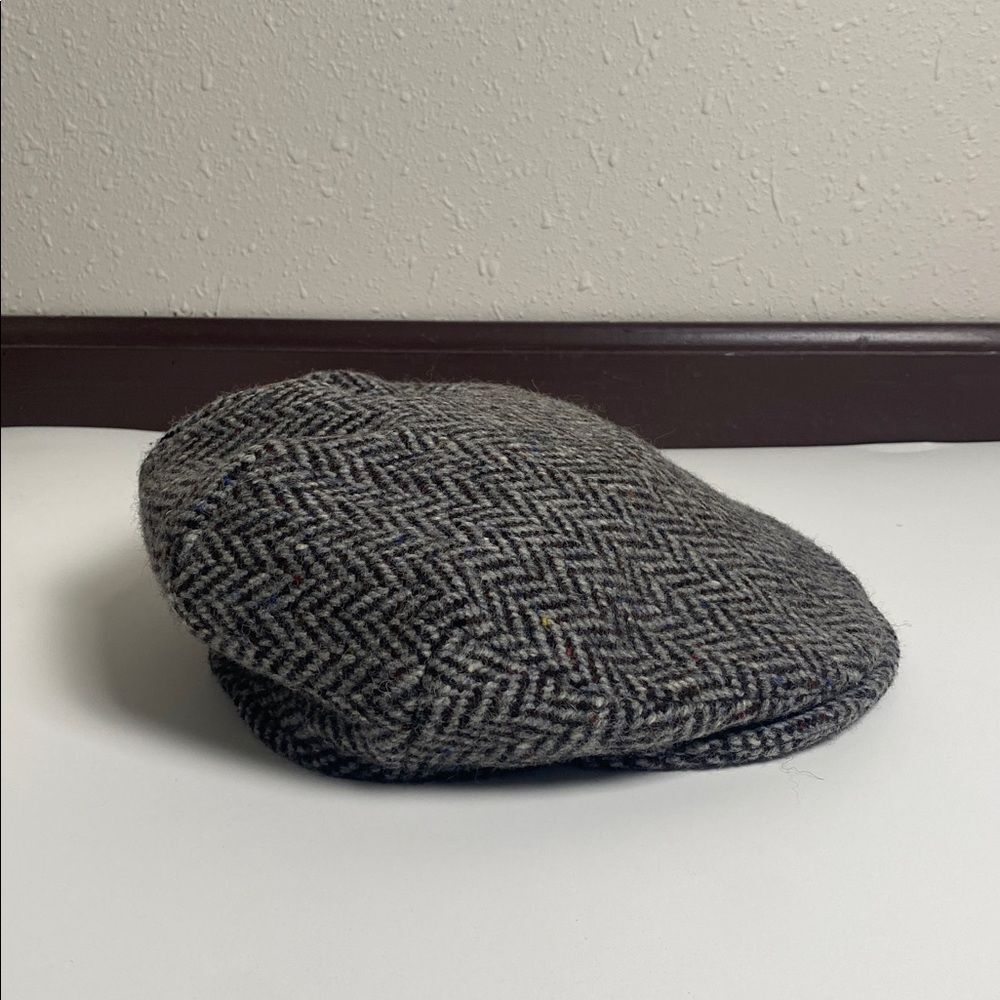 Hanna Hats Classic Gray Herringbone Flat Cap - Made in Ireland - Picture 3 of 9